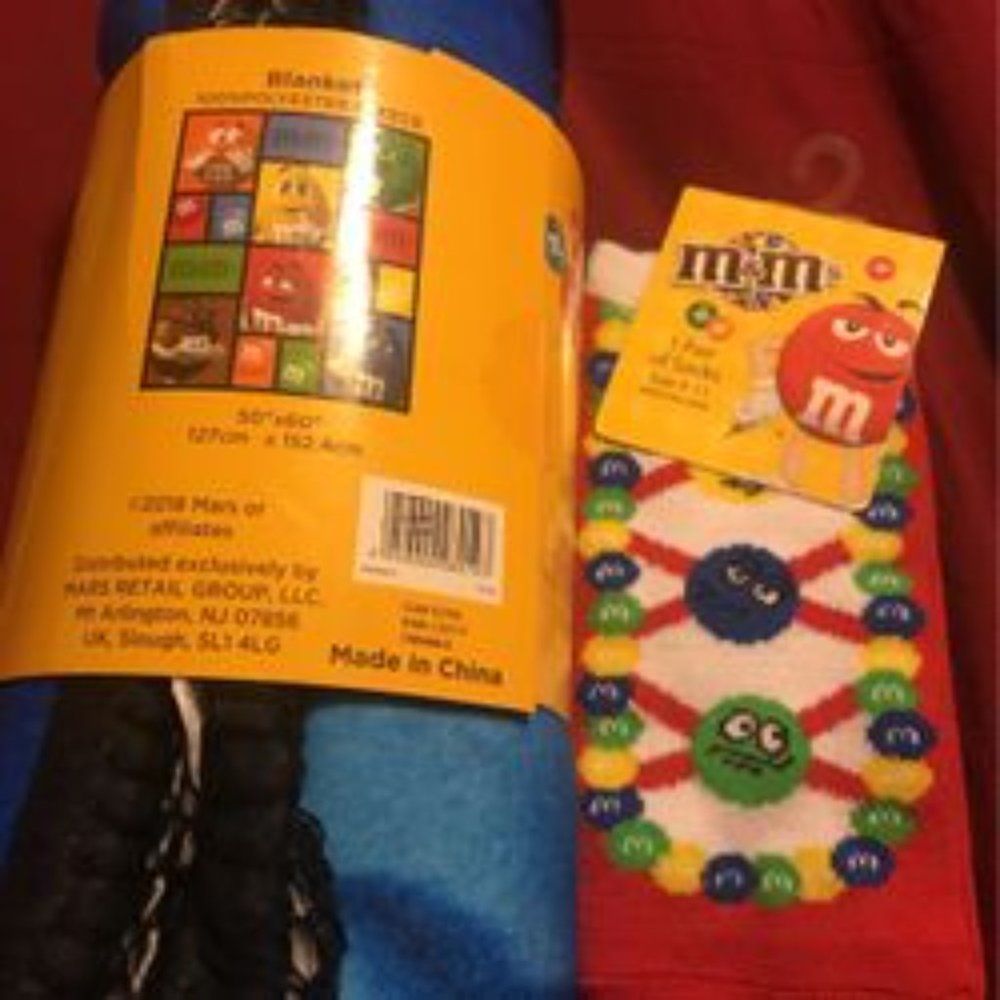 M And M Blanket And Youth Socks